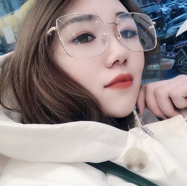 皮肤白净五官清秀女孩子，寻天津真实可靠男士。 第1张