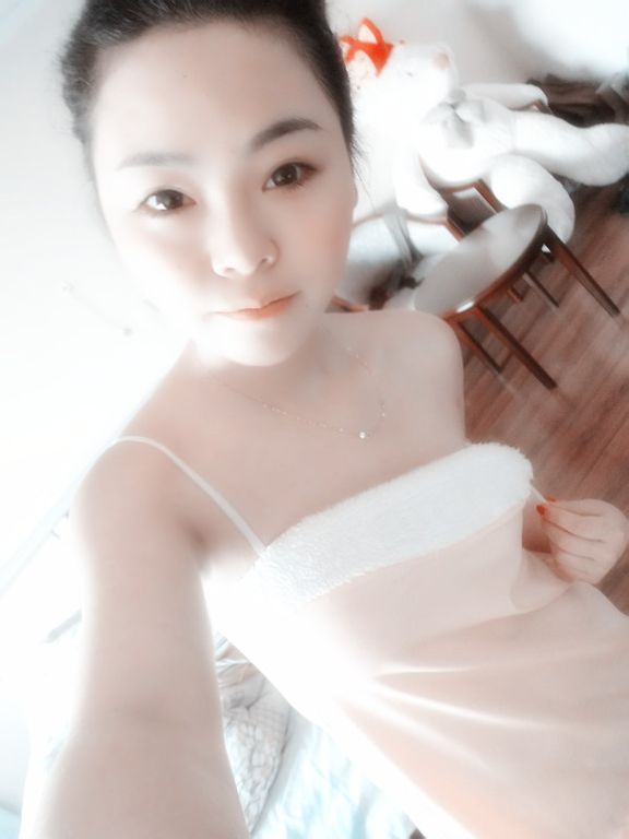 哈尔滨大胸白领美女 第1张