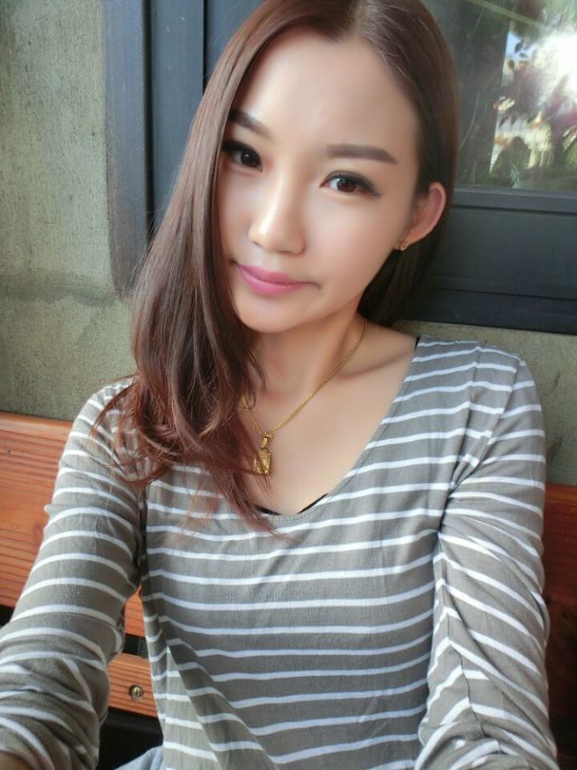 在北京的重庆辣妹想找一个多金的大叔 第1张