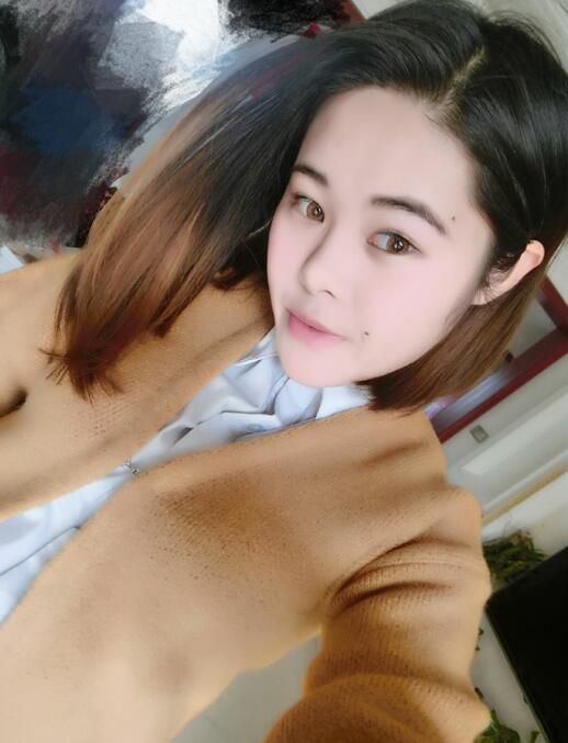 肤白真实美女，真诚大方富豪联系，其余勿扰！ 第1张
