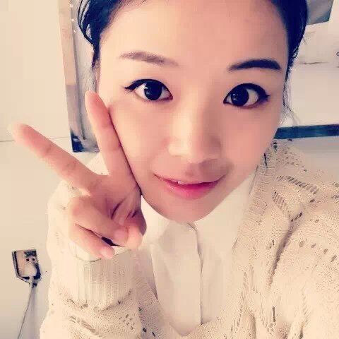 性格温柔听话，找靠谱男会员包养 第1张