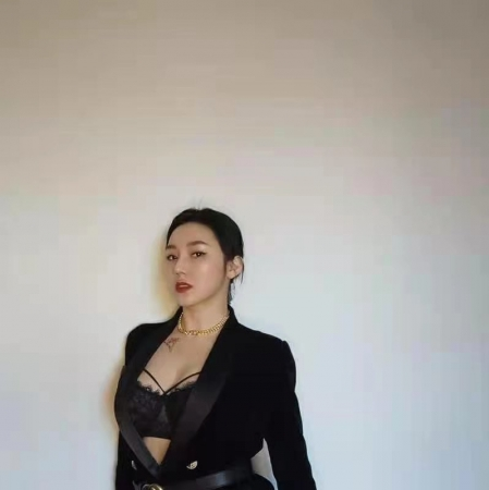 性感高冷，身材极品优质美女，求大方实力金主 第2张