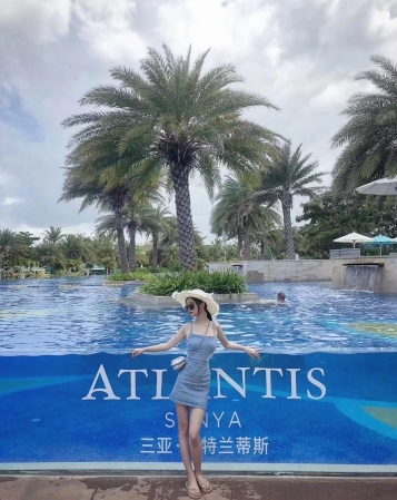 时尚漂亮美女求靠谱会员，肤白腿长身材性感。 第1张
