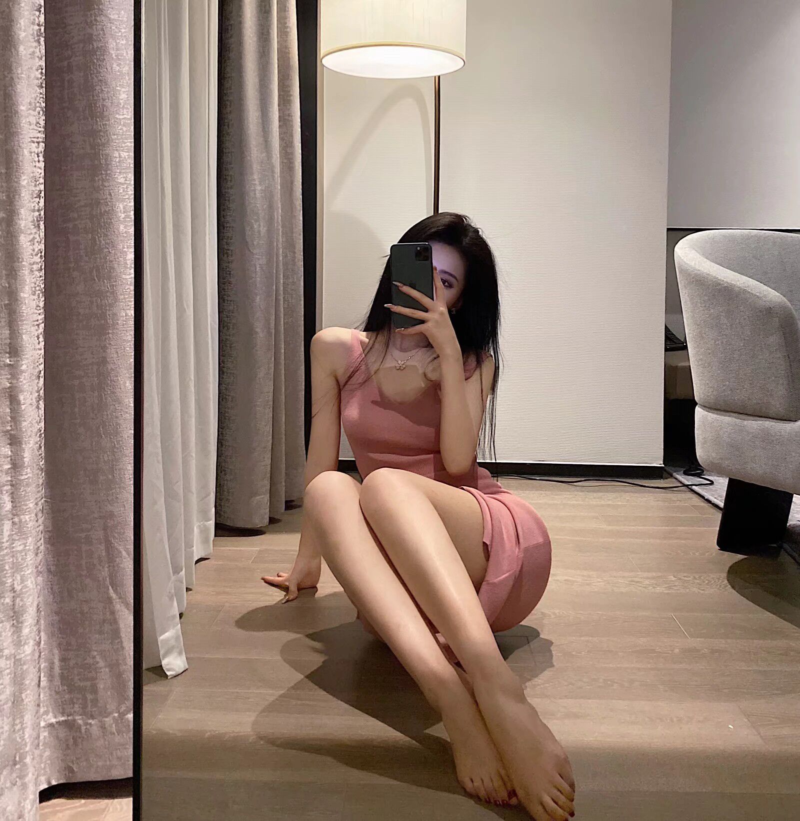 高颜值，170长腿女孩，腿控哥哥进！ 第3张