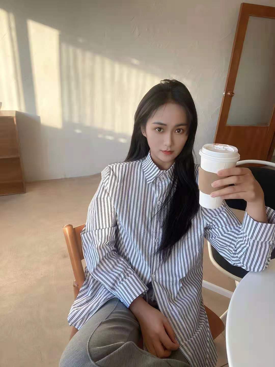 身高169佛山长腿小姐姐，身材好前凸后翘 第1张