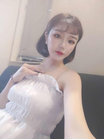 漂亮可爱女生用钱求帮助，听话懂事 第1张