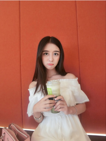 皮肤白净，甜美可爱女孩子寻真实可靠富豪。 第1张