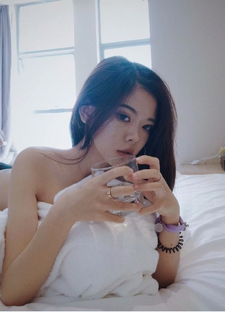 漂亮性感辣妹，找一个稳定长期的金主 第1张