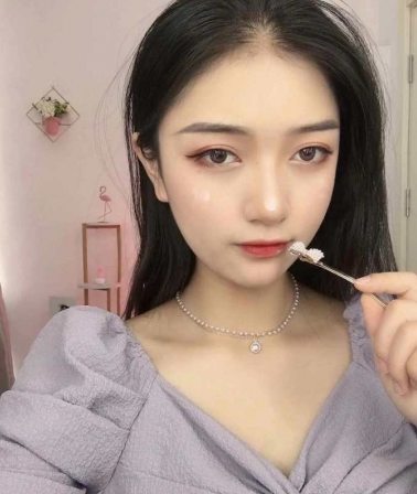 重庆甜甜的小美女找一个素质土豪哥哥 第1张