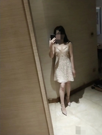 湖北宜昌，肤白胸大身材小巧女生 第1张