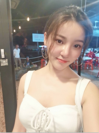 北京白领女孩，颜值身材佳，可清纯可御姐 第2张