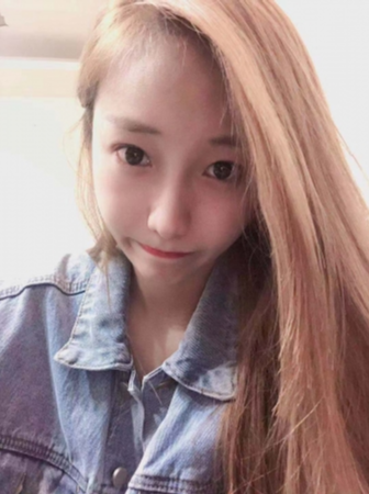 身材很好，四川成都甜甜女生，求多金小哥哥 第2张