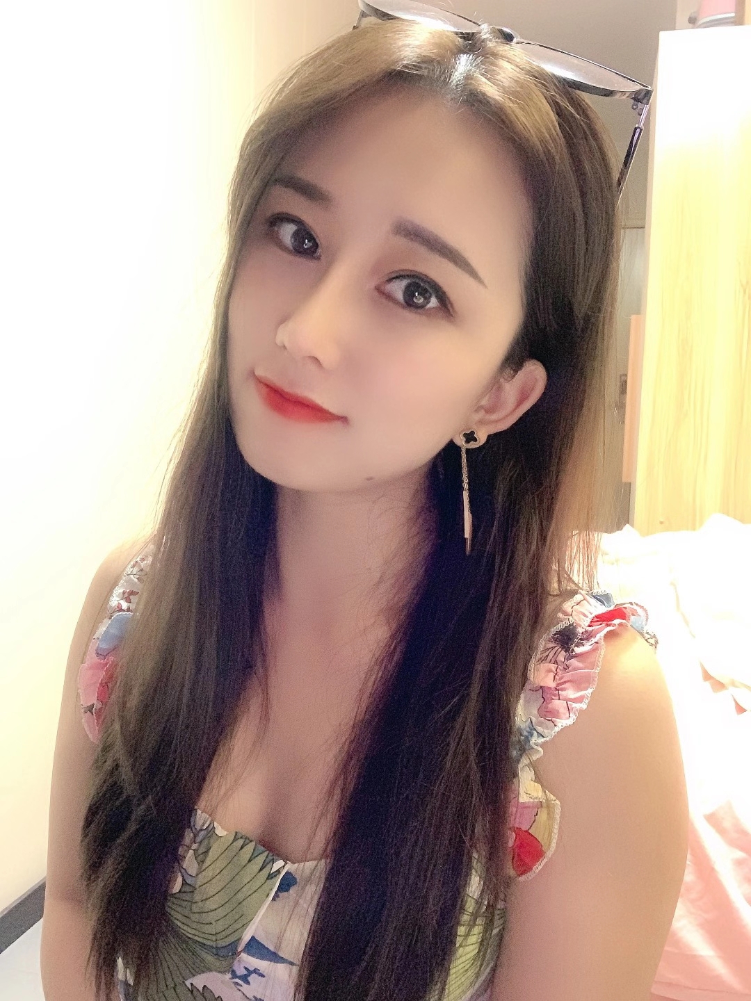 北京高挑气质御姐型美女 第1张