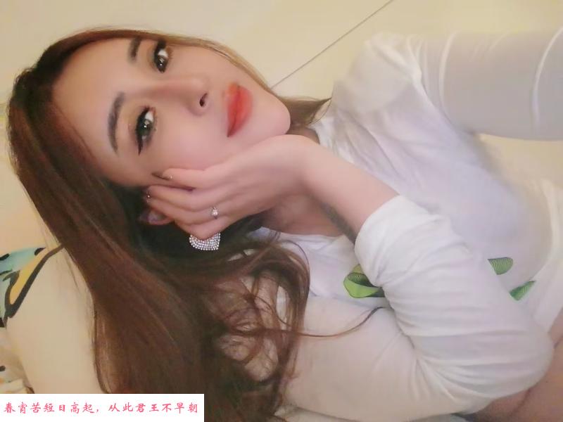 蜀山赛博广场冰冰妹子 第1张