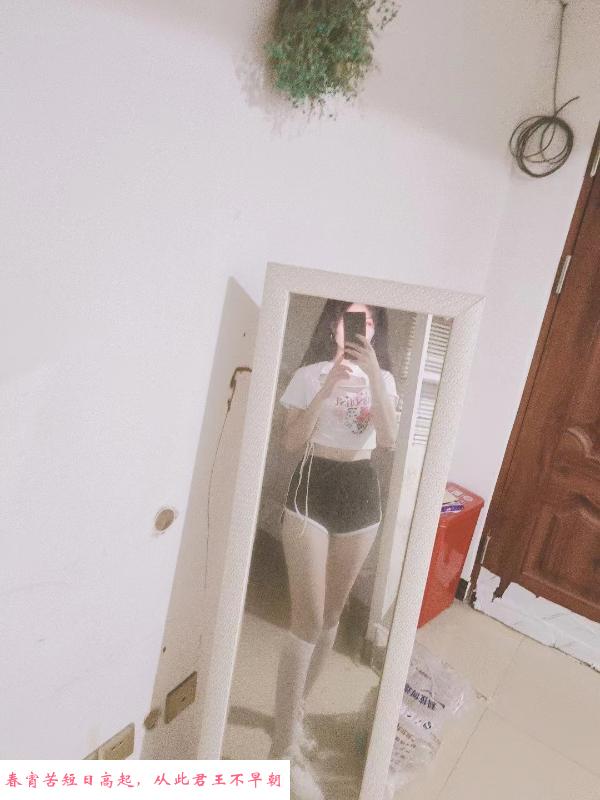 超爽美腿月儿 第1张