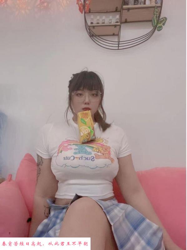 武汉大胸妹 第1张