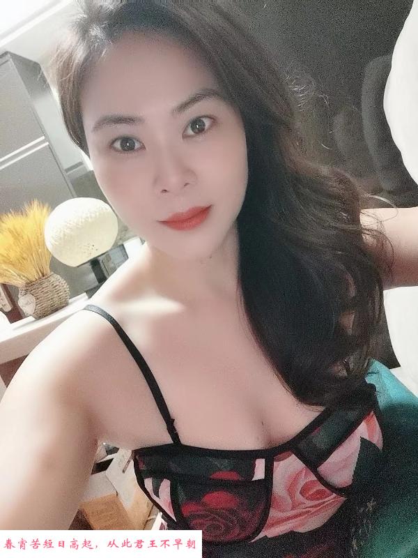熟女梦秋大长腿 第1张