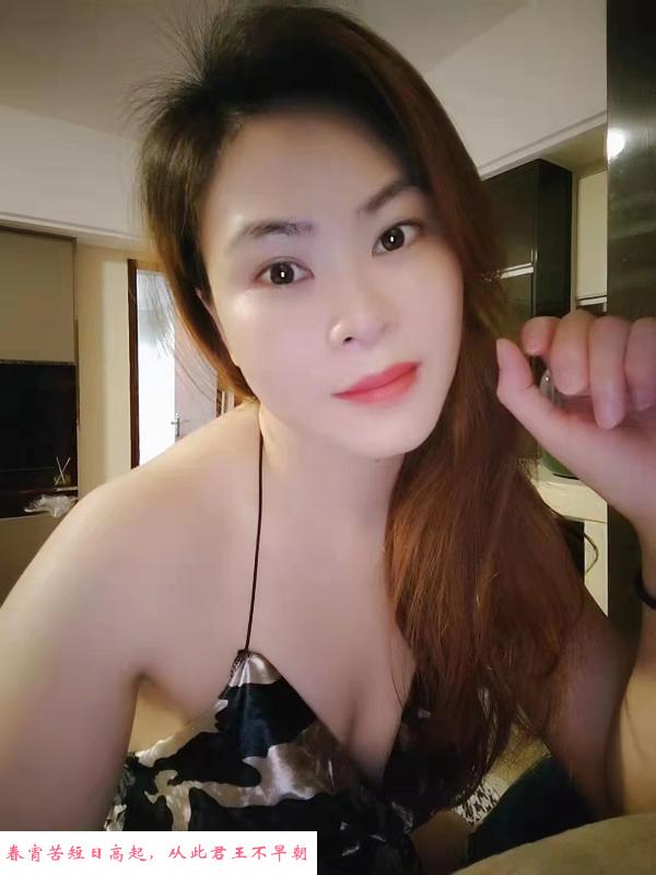熟女梦秋大长腿 第2张