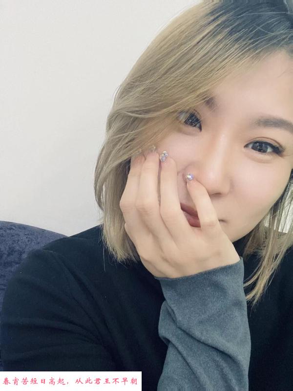 高高瘦瘦的美女 第2张