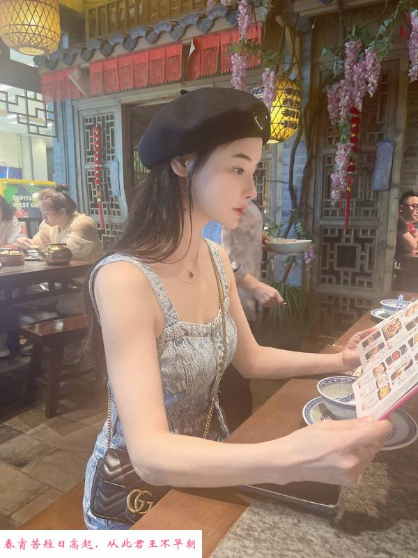 上城身材很好的嫩妹 第3张