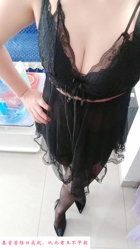 风骚喷水少妇 第3张