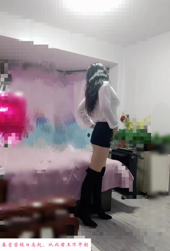 会倒立的骚妹子 第3张