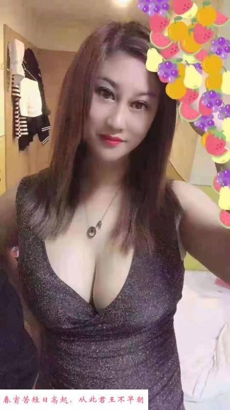 美腿黑丝熟女 第2张