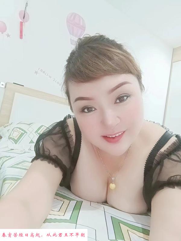 巨乳少妇红玫瑰 第1张