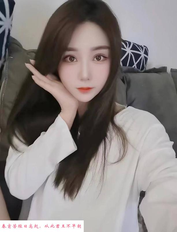 黑丝制服性感妹子 第2张