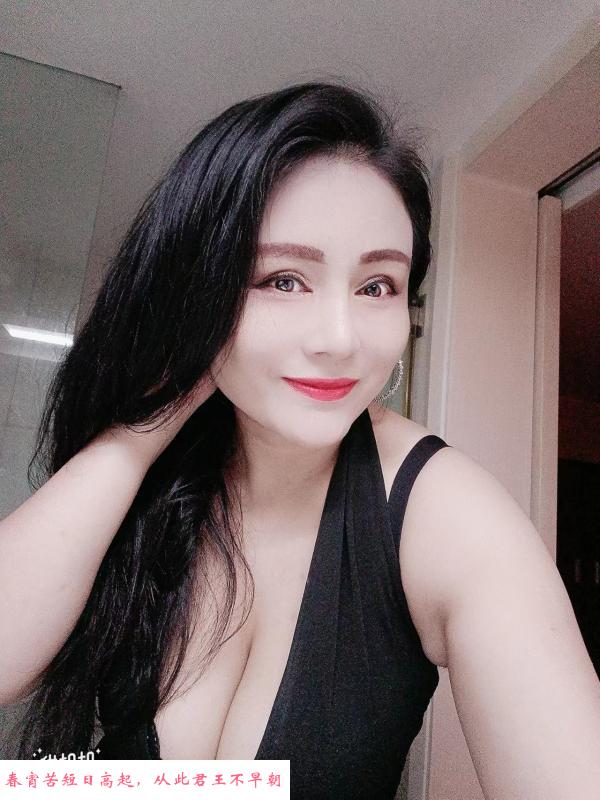 服务系熟女啵啵 第1张