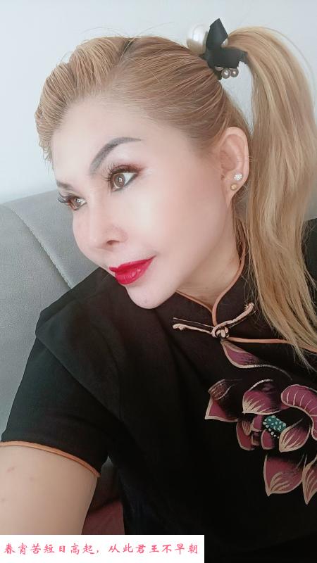 香坊区大胸熟女 第3张