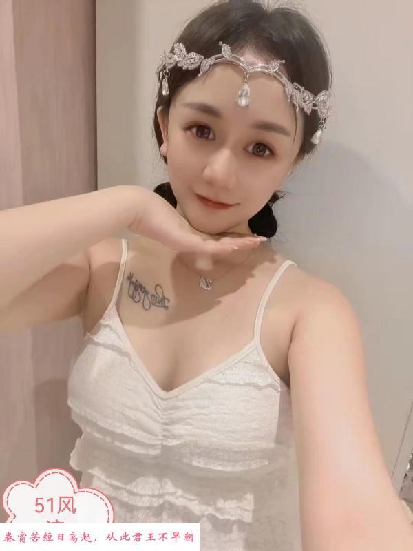 长相甜美身材火辣 第2张