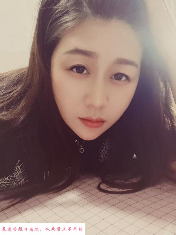 龙华良家性感美女 第1张