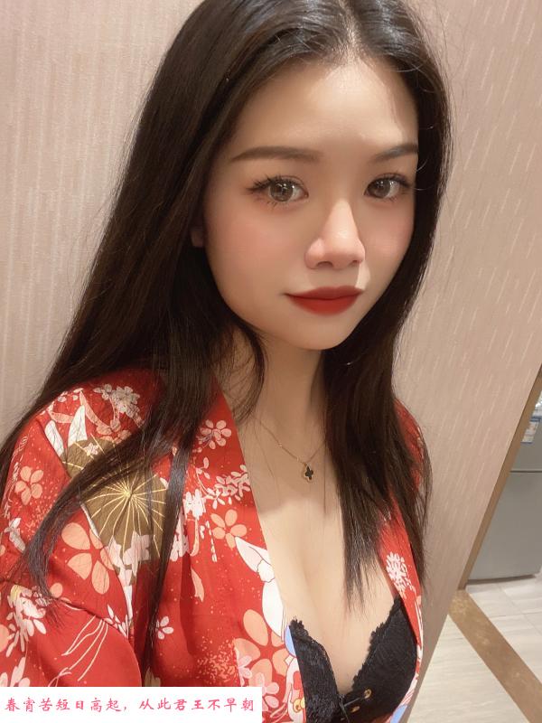 身材火辣的御姐 第1张