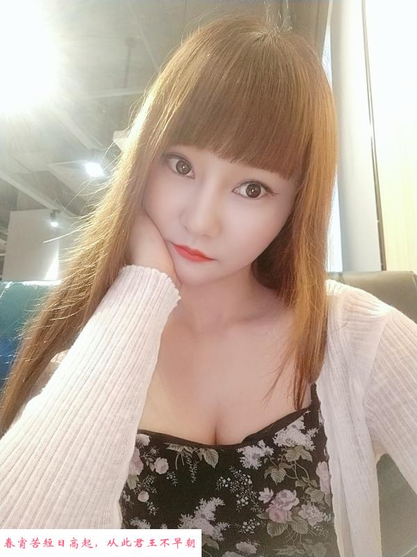 F罩杯真实大胸妹子 第3张