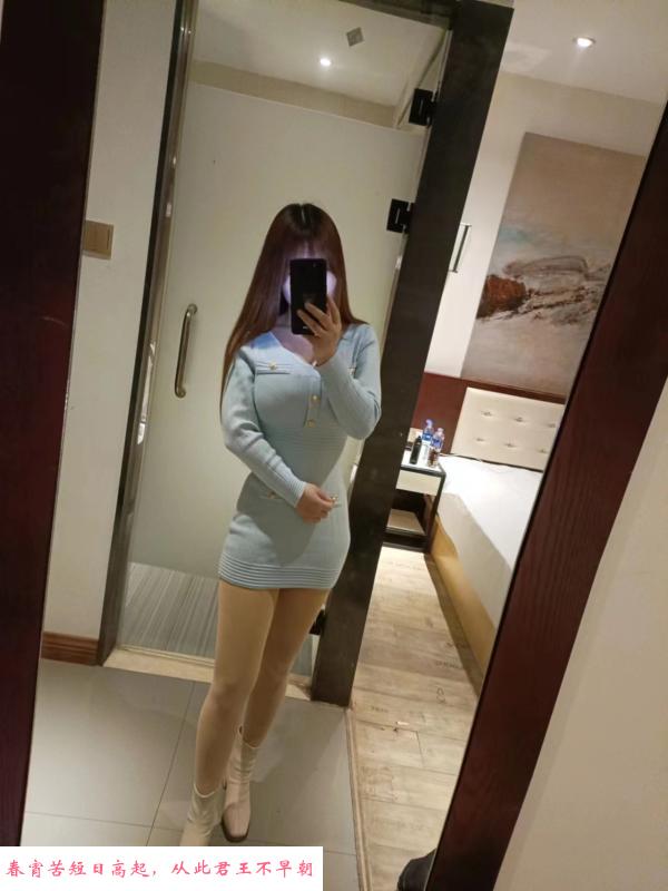 风韵尤物毒龙真爽 第2张