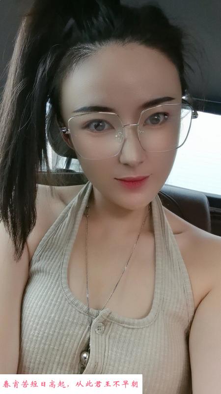 美容院单飞小妞 第1张