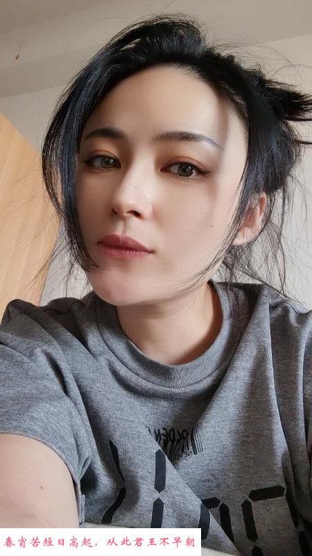 美容院单飞小妞 第2张