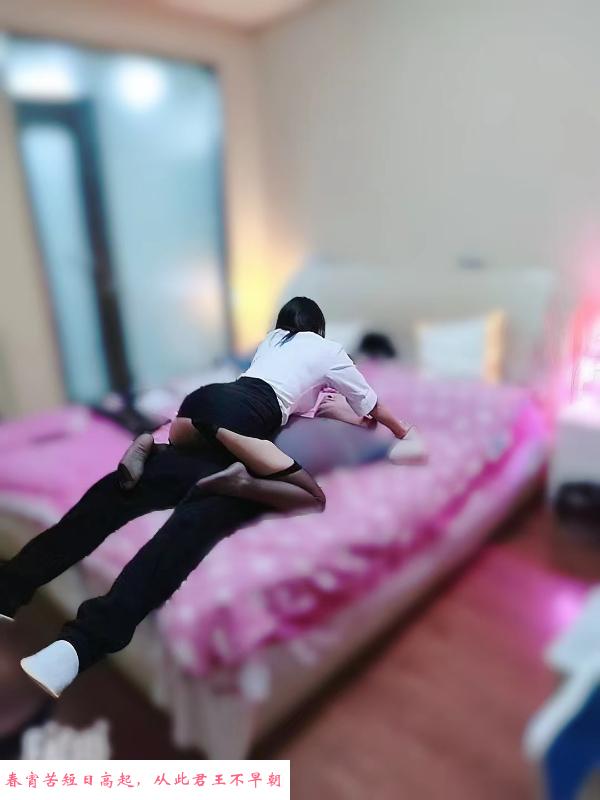 玩角色扮演的美女 第4张