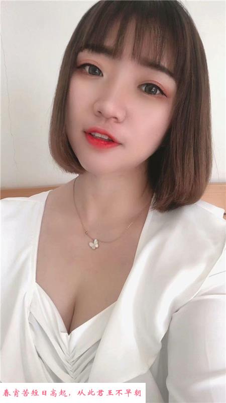 口活很卖力的大胸少妇 第2张