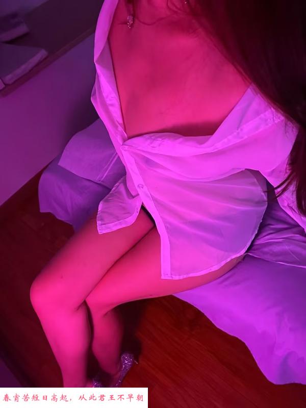 服务系骚货阿朵 第1张