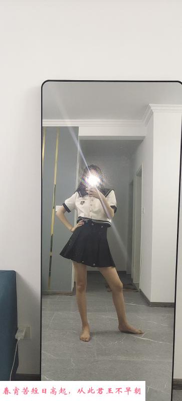 挺瘦得小姐姐 第2张