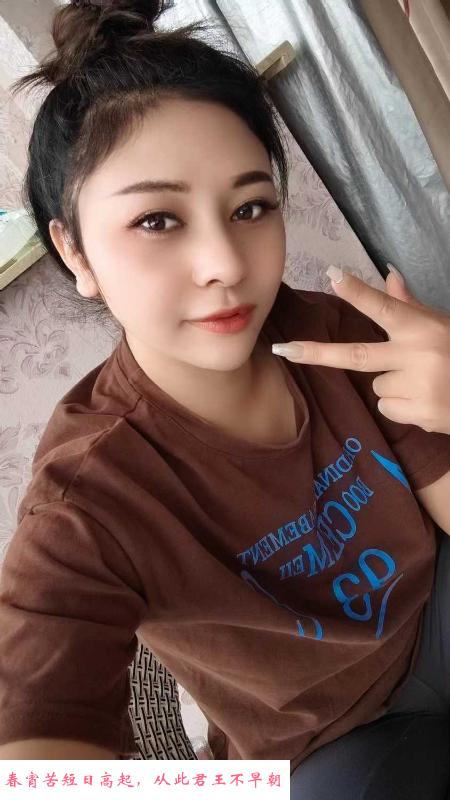 天河舌吻西双版纳美女 第1张