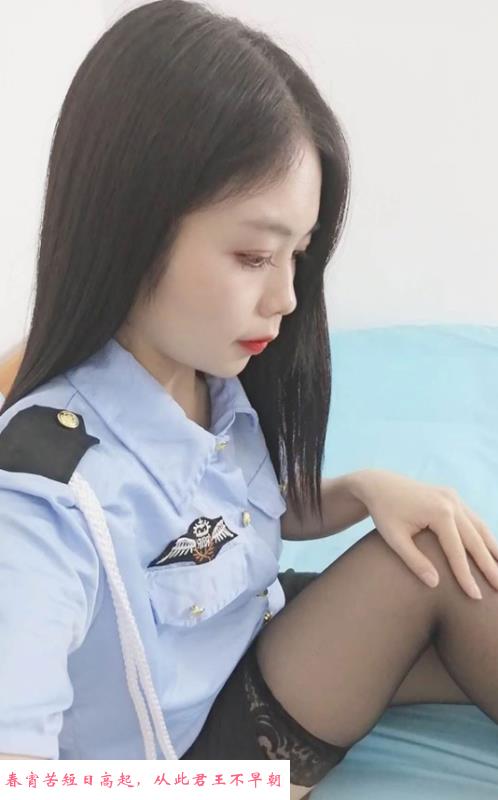 可制服换装的小妹 第3张