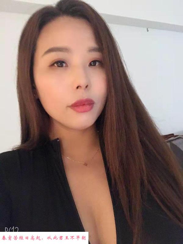 硚口区服装店老板娘 第1张