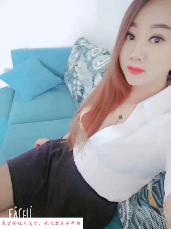 轻熟女身材不错 第1张