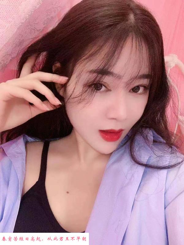 白嫩美腿小玉 第3张