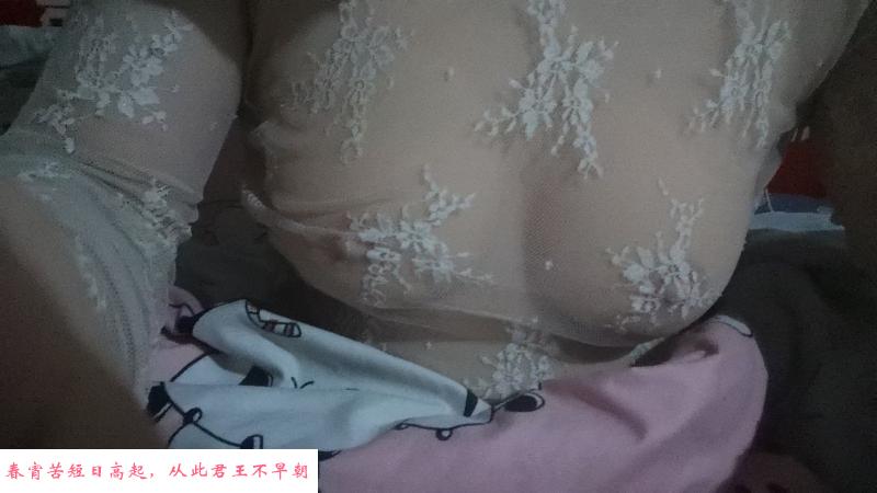 喜欢无套野战的妹子 第2张