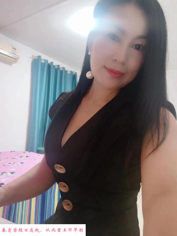 服务不错的熟女 第2张