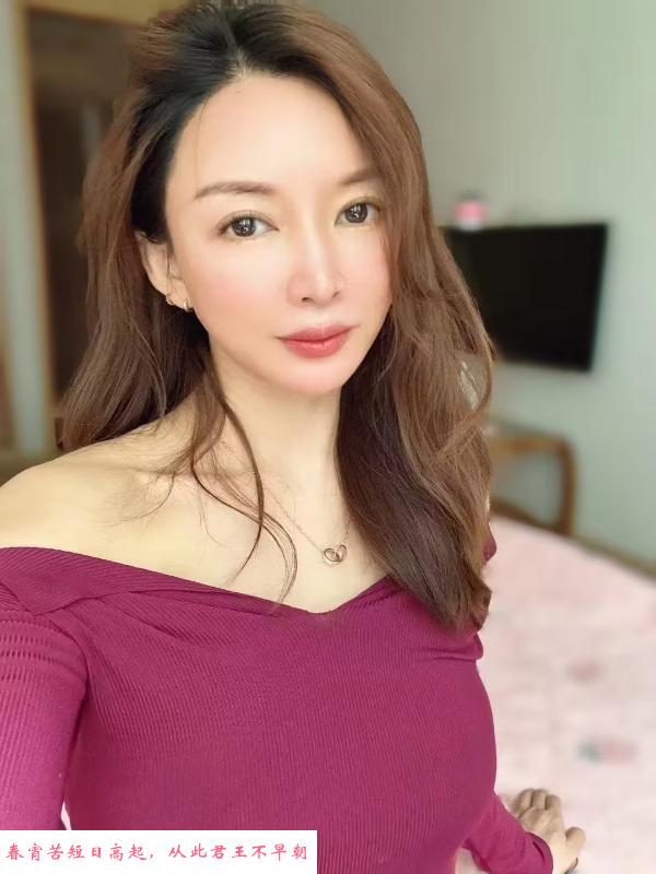 兰德街风骚轻熟婉婉 第2张